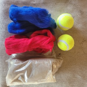 발도르프 도움수업 양모무게공 양모공 반제품 2개(빨강, 파랑 각1개)